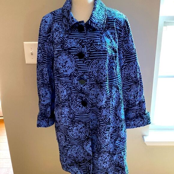 Madison Woman Size 1X  - Picture 1 of 9